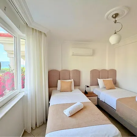 Fethiye-calis'ta 5 Yatak Odali 10 Kisilik Coral 3 Villa
