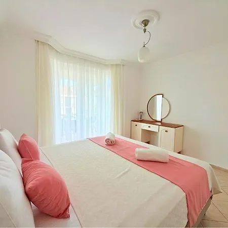 Fethiye-calis'ta 5 Yatak Odali 10 Kisilik Coral 3 Villa *